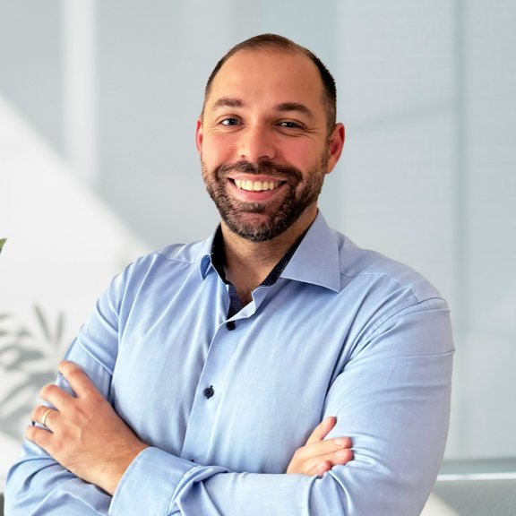 Deniz Aksoy, Procurement